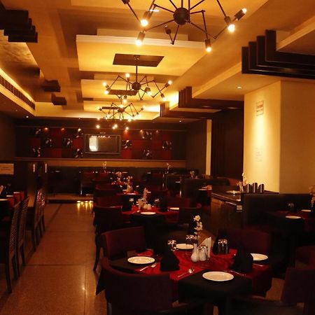 Hotel Parbhat Inn パンチクラ エクステリア 写真